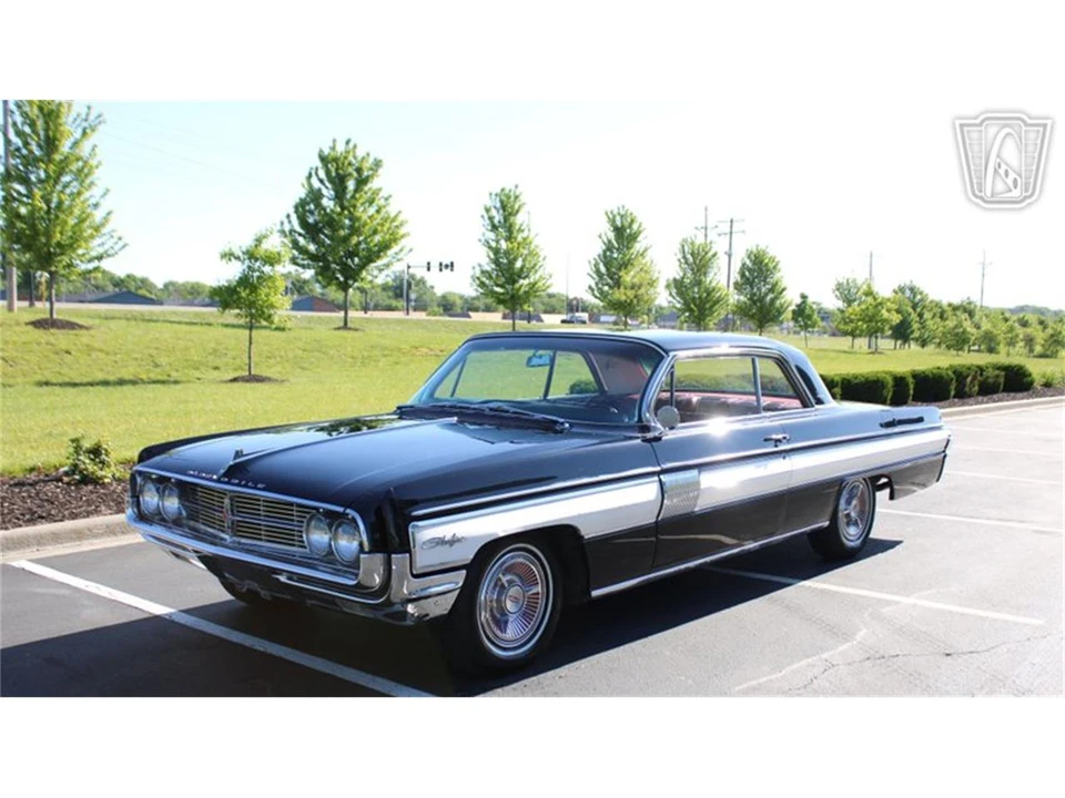 1962 Oldsmobile Starfire - Image 2 of 31
