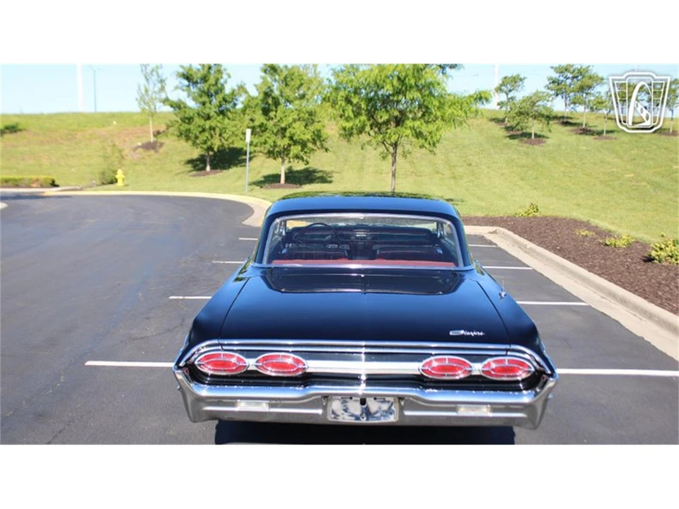 1962 Oldsmobile Starfire - Image 12 of 31