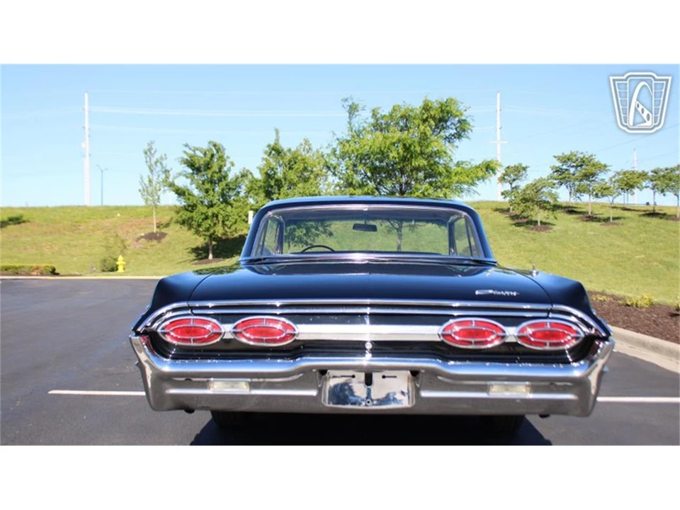 1962 Oldsmobile Starfire - Image 13 of 31