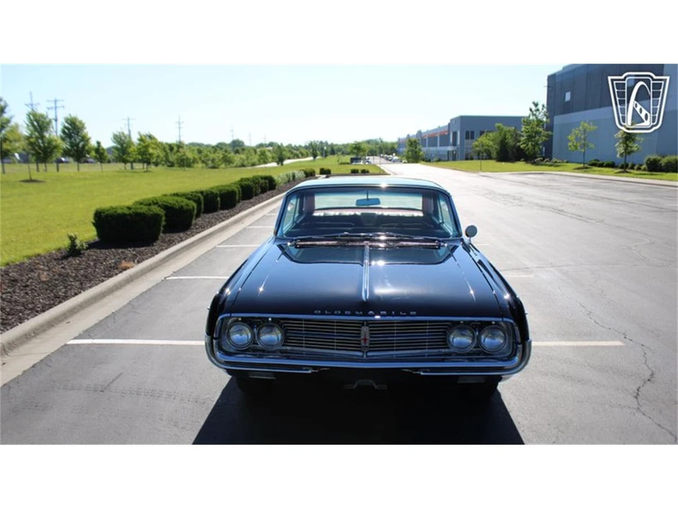 1962 Oldsmobile Starfire - Image 24 of 31