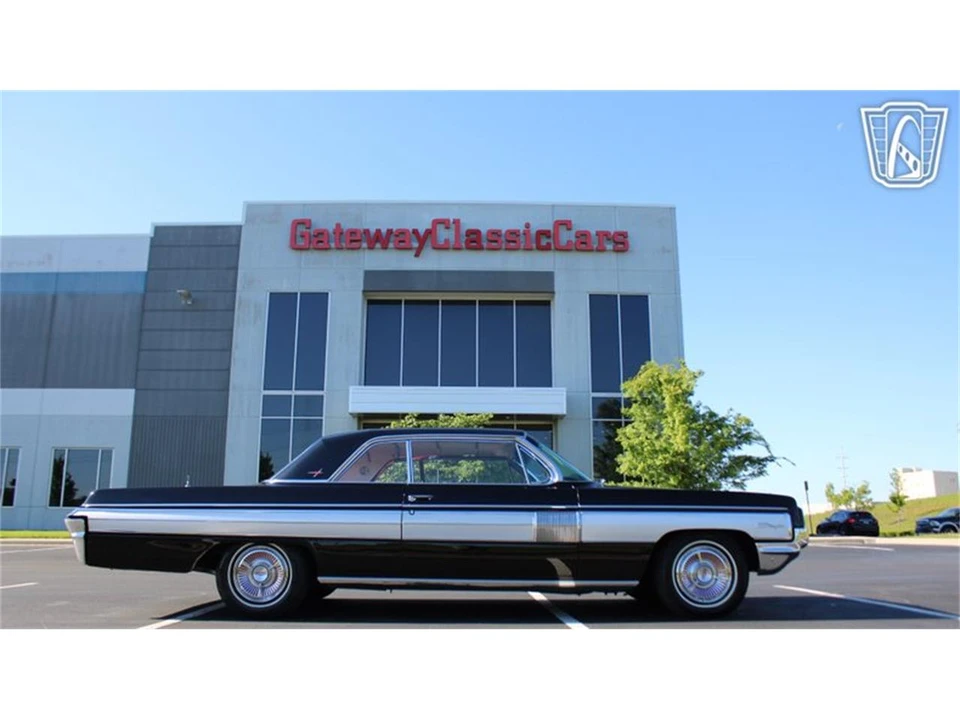 1962 Oldsmobile Starfire - Image 20 of 31