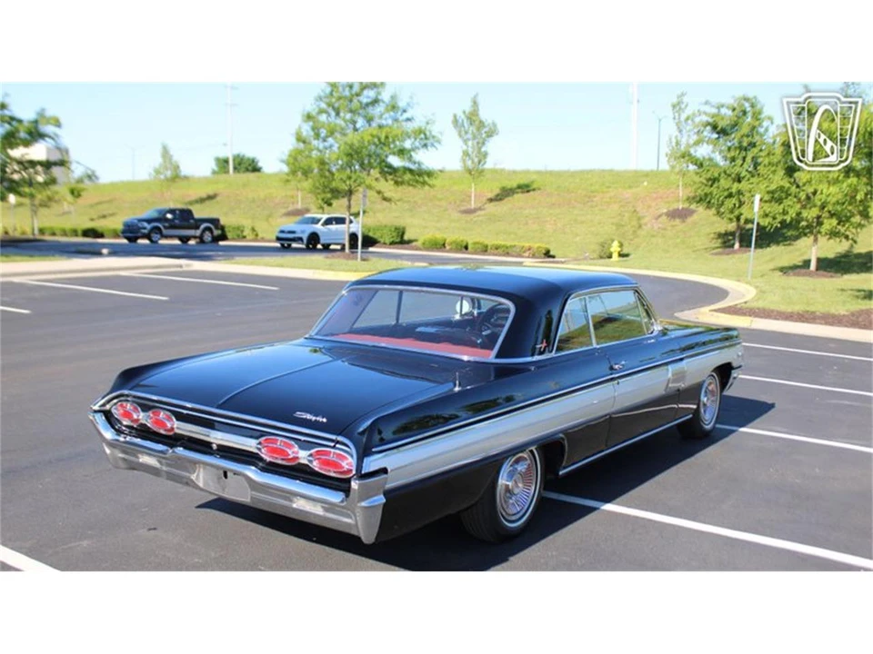 1962 Oldsmobile Starfire - Image 15 of 31