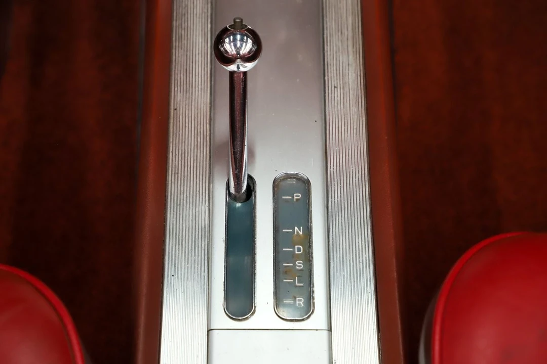 1962 Oldsmobile Starfire - Image 4 of 12