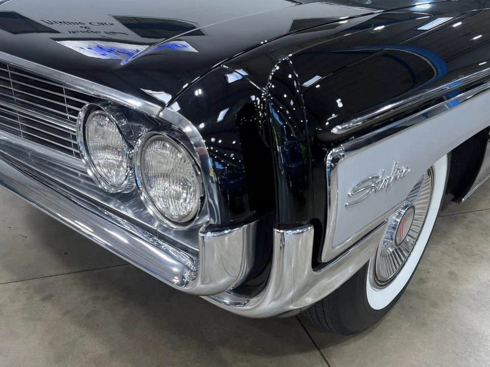 1962 Oldsmobile Starfire - Image 13 of 31