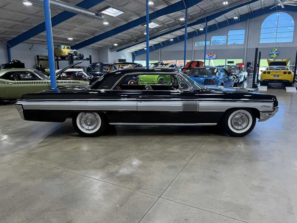1962 Oldsmobile Starfire - Image 2 of 31