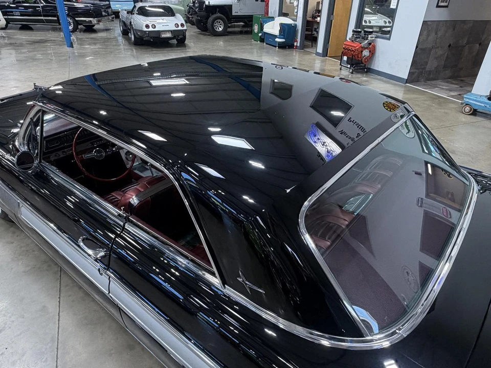 1962 Oldsmobile Starfire - Image 17 of 31