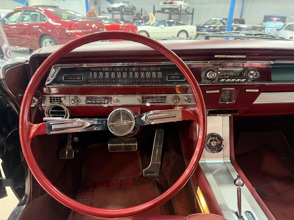 1962 Oldsmobile Starfire - Image 26 of 31