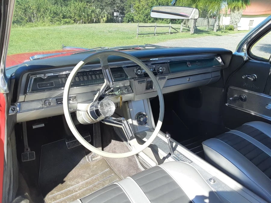 1962 Oldsmobile Starfire - Image 5 of 14