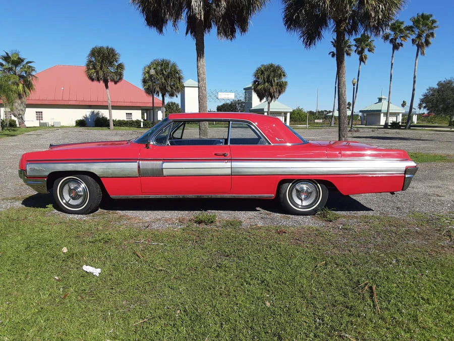 1962 Oldsmobile Starfire - Image 2 of 14