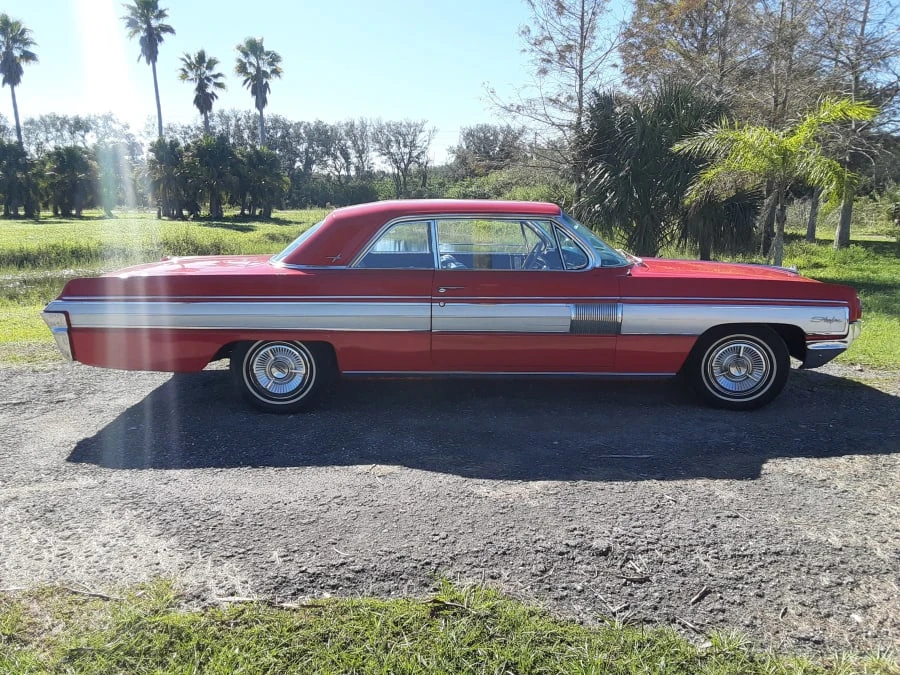 1962 Oldsmobile Starfire - Image 13 of 14