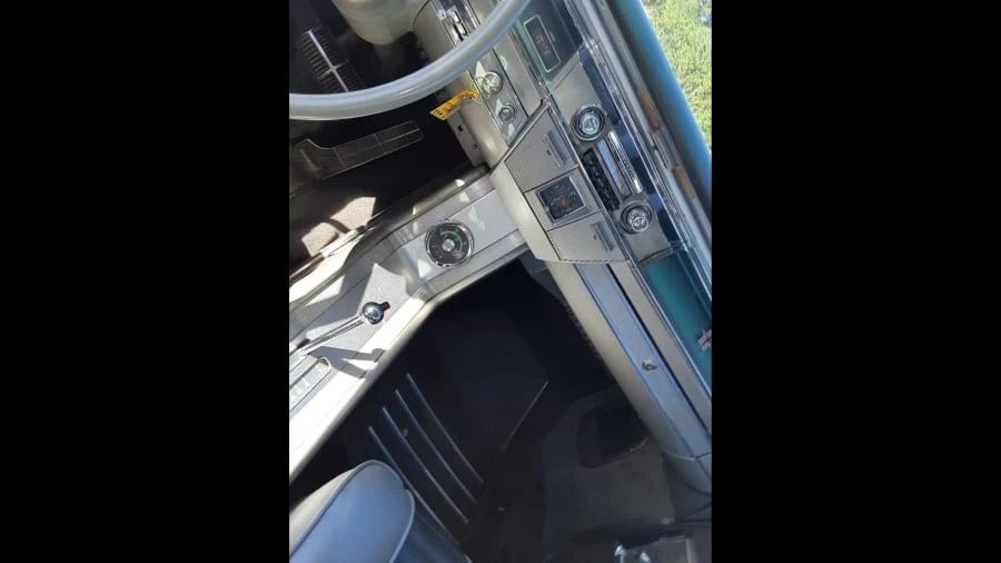 1962 Oldsmobile Starfire - Image 11 of 14