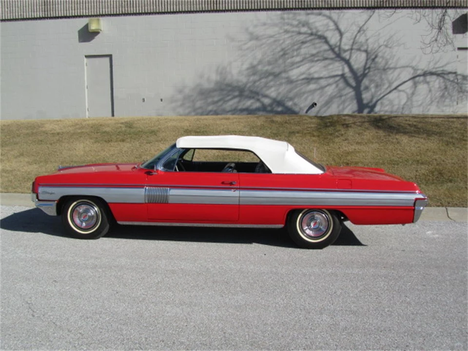 1962 Oldsmobile Starfire - Image 17 of 31