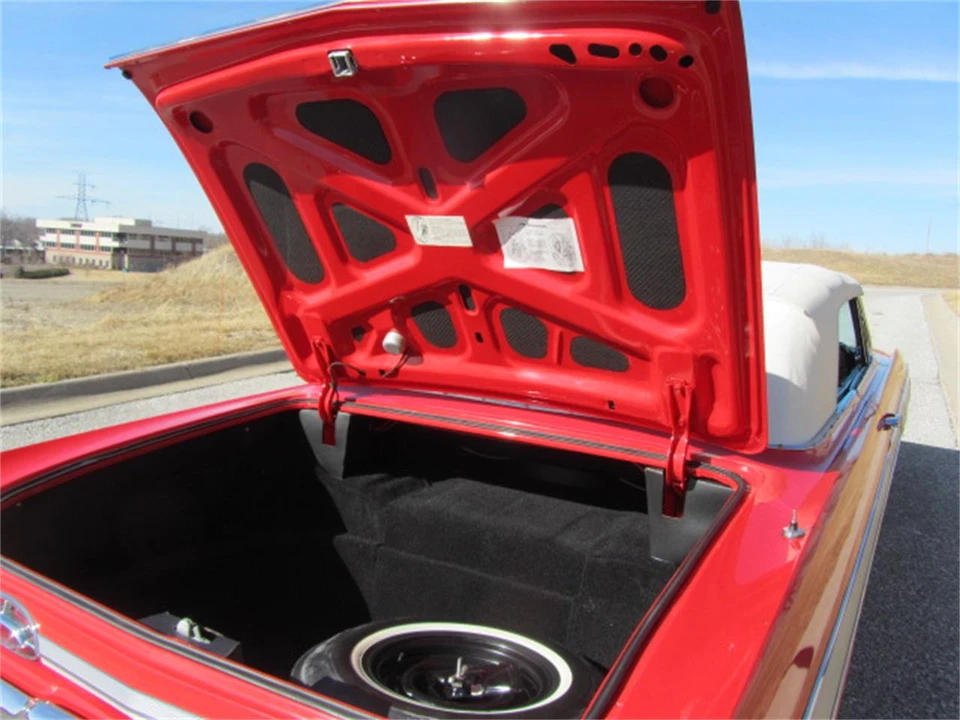 1962 Oldsmobile Starfire - Image 22 of 31