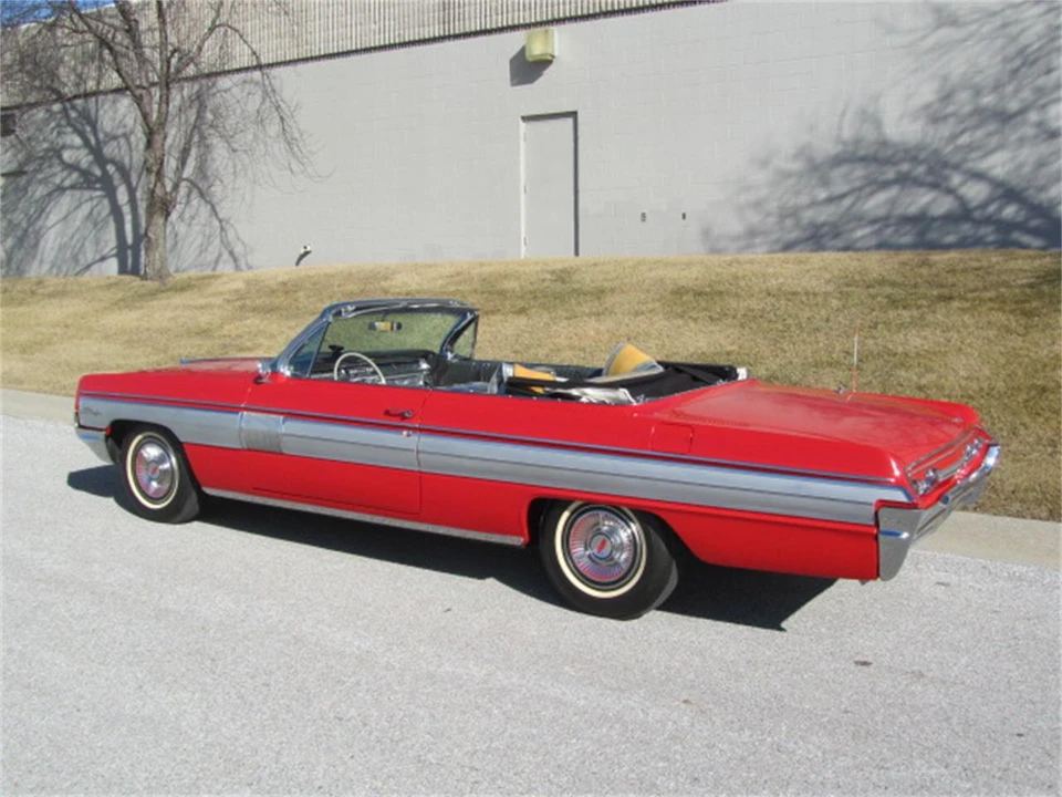 1962 Oldsmobile Starfire - Image 23 of 31