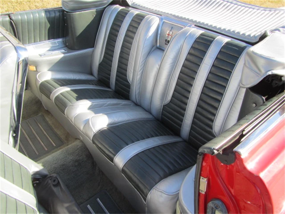 1962 Oldsmobile Starfire - Image 26 of 31