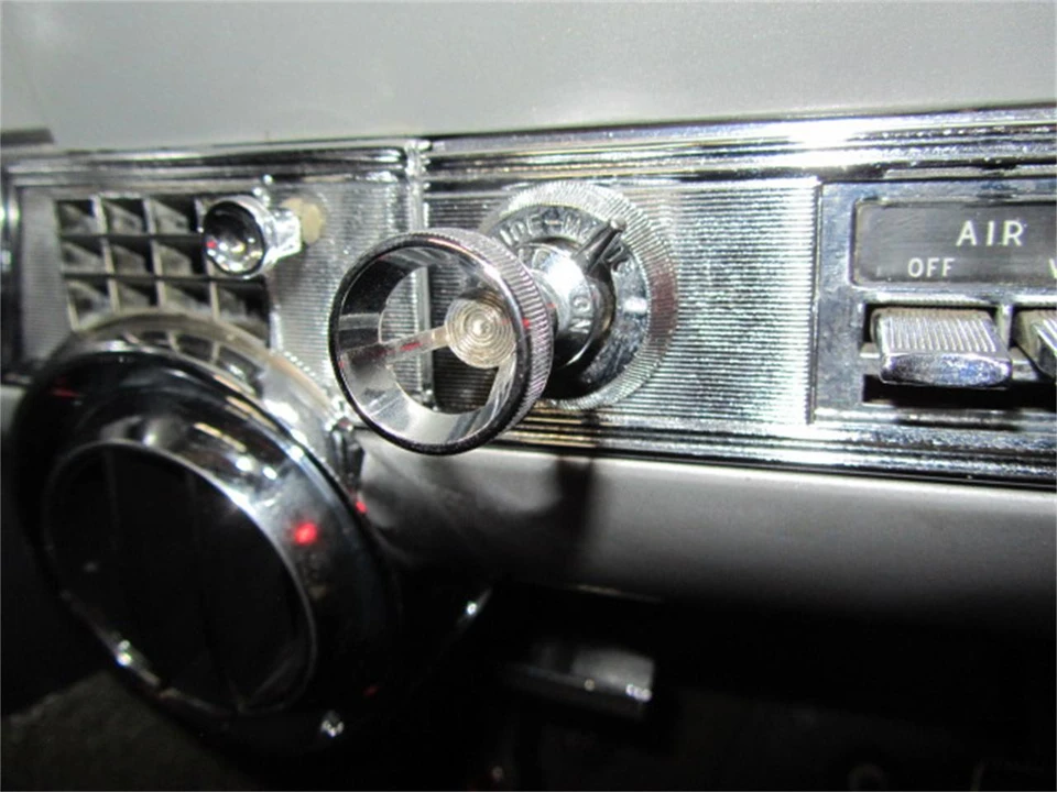 1962 Oldsmobile Starfire - Image 29 of 31