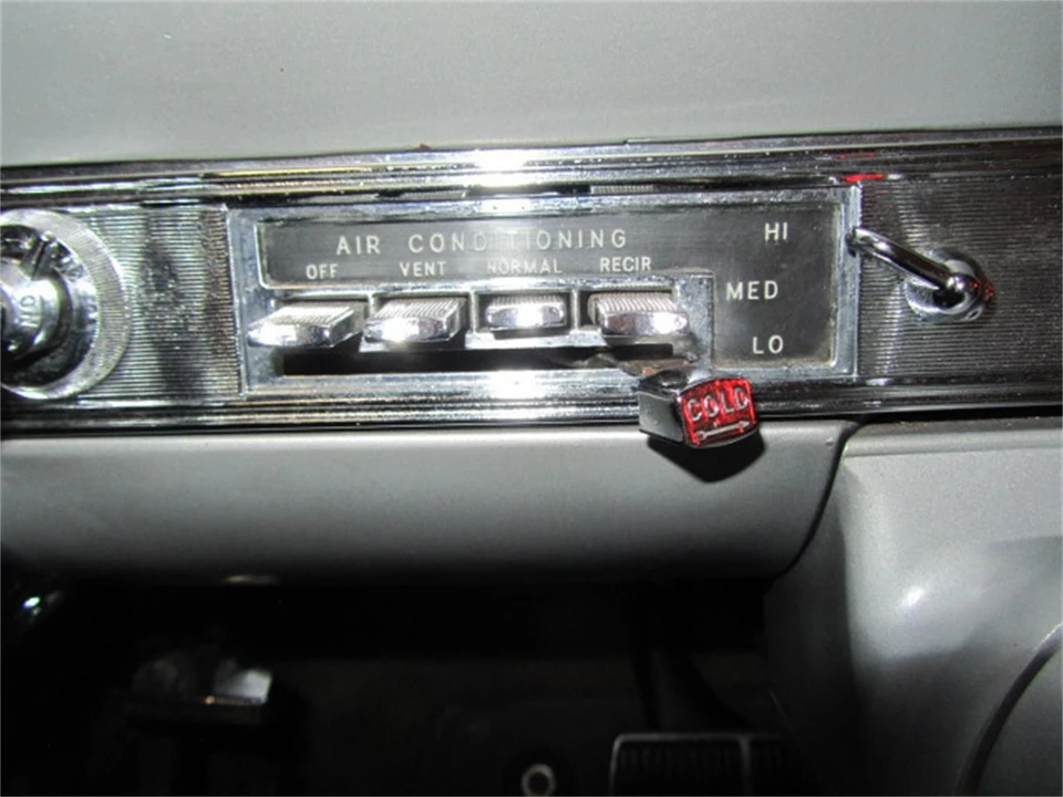 1962 Oldsmobile Starfire - Image 30 of 31