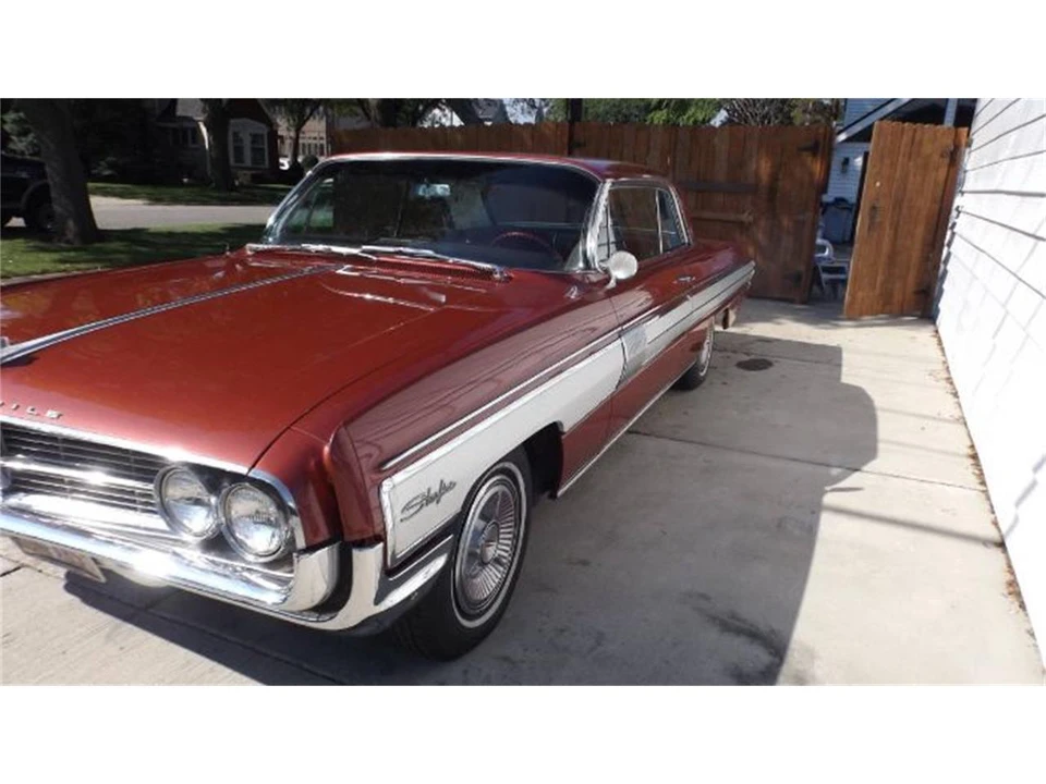 1962 Oldsmobile Starfire - Image 8 of 9