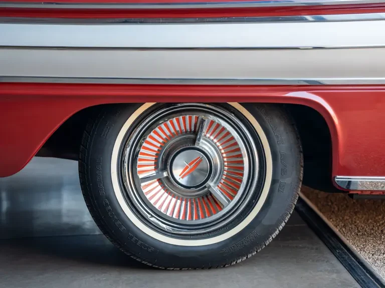 1962 Oldsmobile Starfire - Image 24 of 31