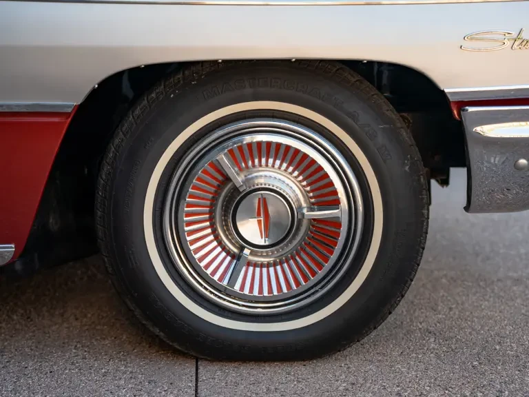 1962 Oldsmobile Starfire - Image 25 of 31