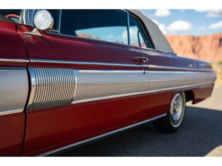 1962 Oldsmobile Starfire - Image 13 of 31