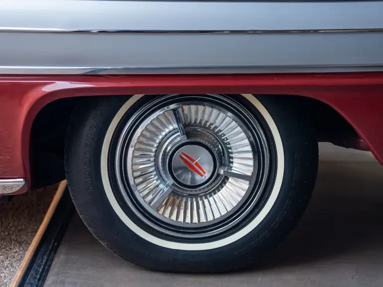 1962 Oldsmobile Starfire - Image 23 of 31