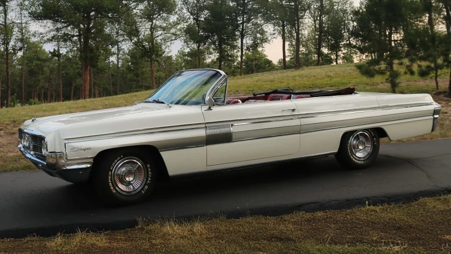 1962 Oldsmobile Starfire - Image 8 of 31