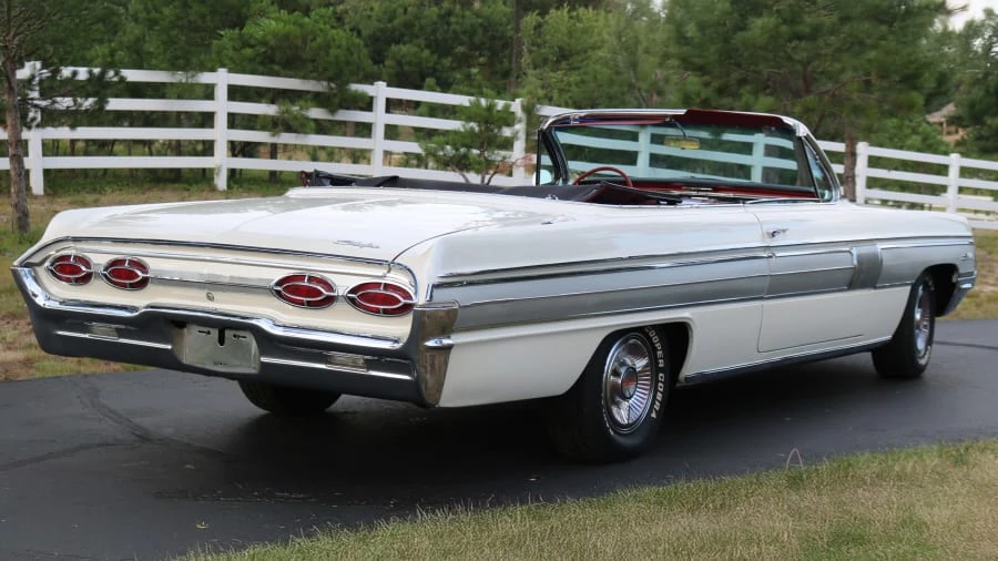 1962 Oldsmobile Starfire - Image 3 of 31