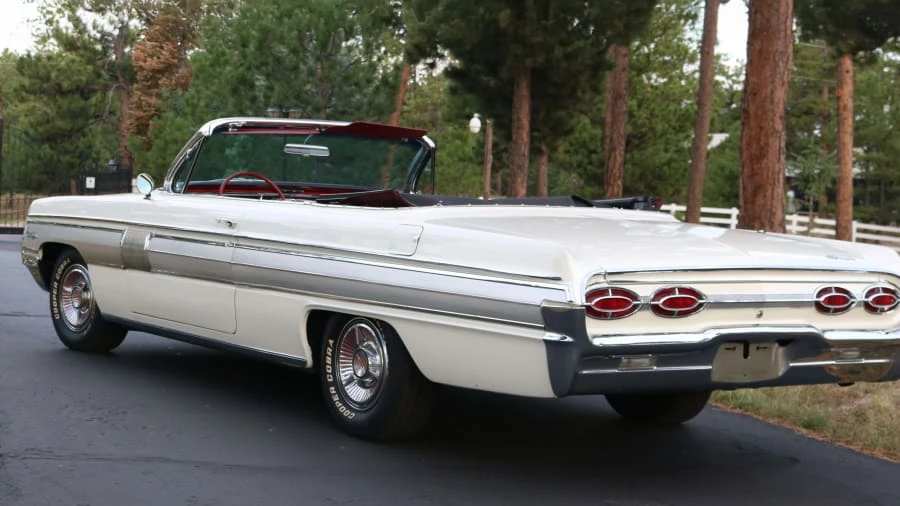 1962 Oldsmobile Starfire - Image 7 of 31