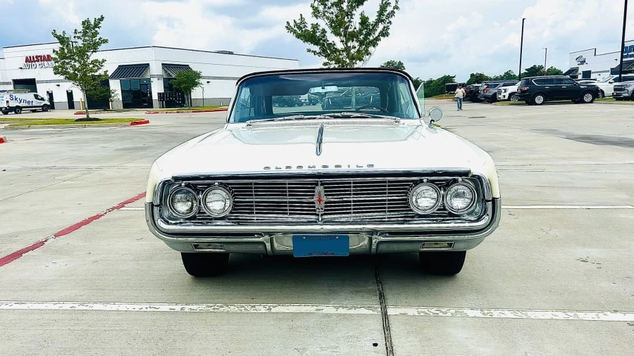 1962 Oldsmobile Starfire - Image 4 of 29