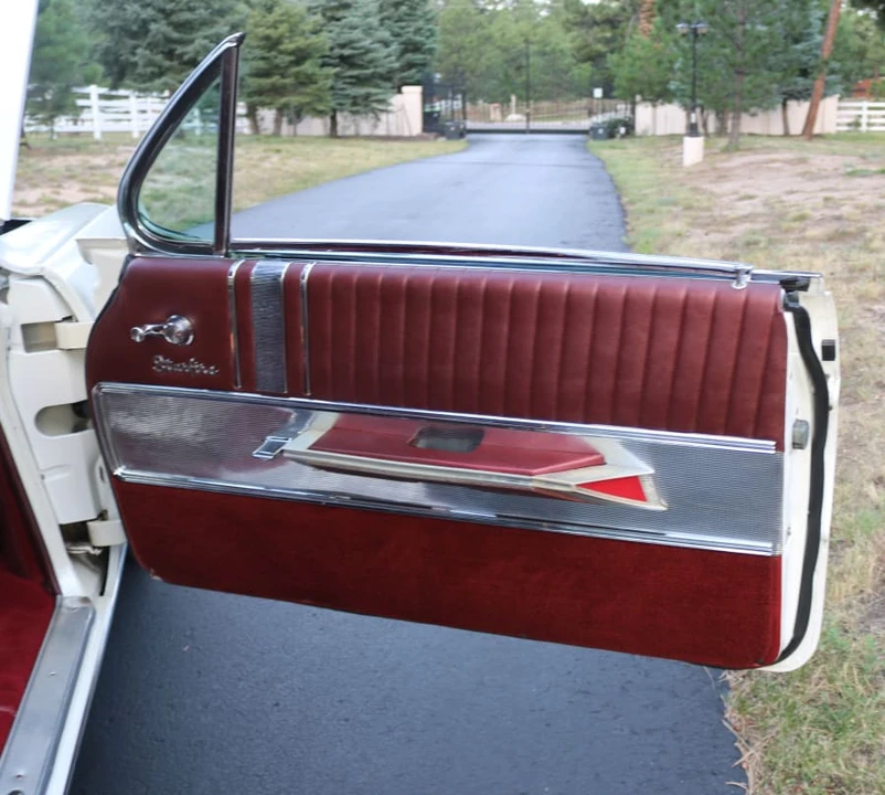 1962 Oldsmobile Starfire - Image 22 of 31