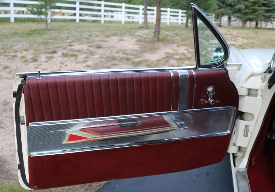 1962 Oldsmobile Starfire - Image 20 of 31