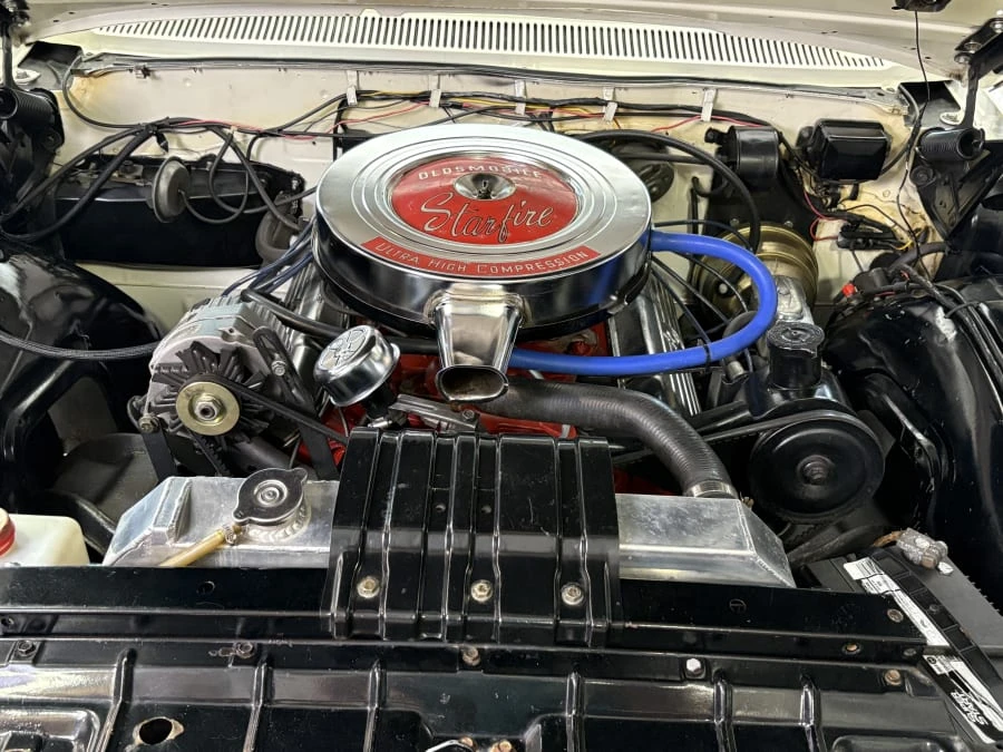1962 Oldsmobile Starfire - Image 28 of 31