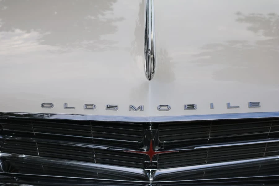 1962 Oldsmobile Starfire - Image 13 of 31