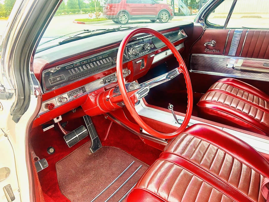 1962 Oldsmobile Starfire - Image 9 of 29
