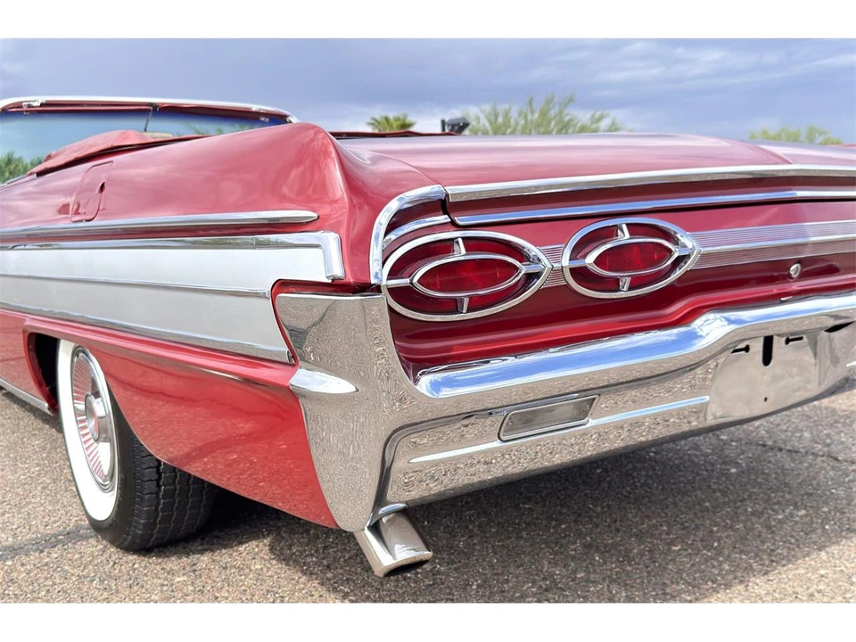 1962 Oldsmobile Starfire - Image 23 of 31