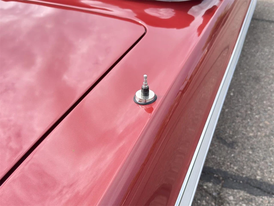 1962 Oldsmobile Starfire - Image 27 of 31