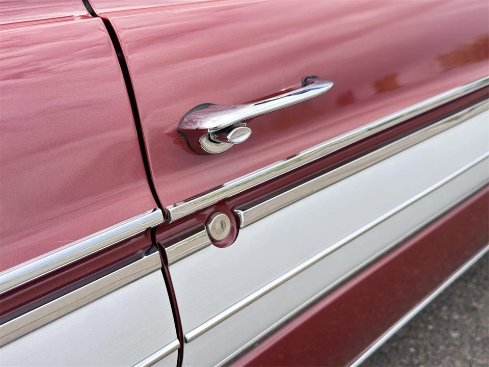 1962 Oldsmobile Starfire - Image 28 of 31
