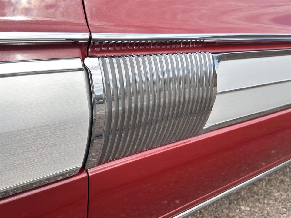 1962 Oldsmobile Starfire - Image 20 of 31