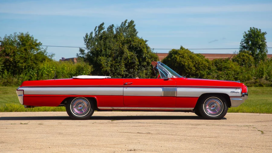 1962 Oldsmobile Starfire - Image 8 of 12