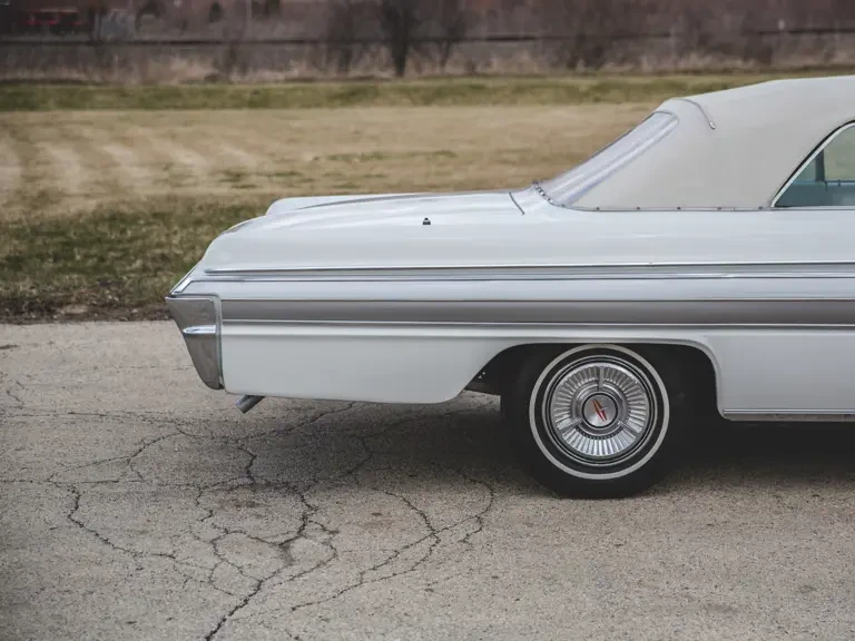 1962 Oldsmobile Starfire - Image 19 of 31