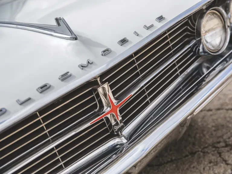 1962 Oldsmobile Starfire - Image 9 of 31