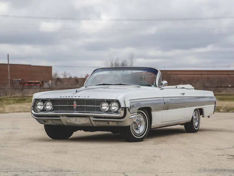 1962 Oldsmobile Starfire - Image 2 of 31