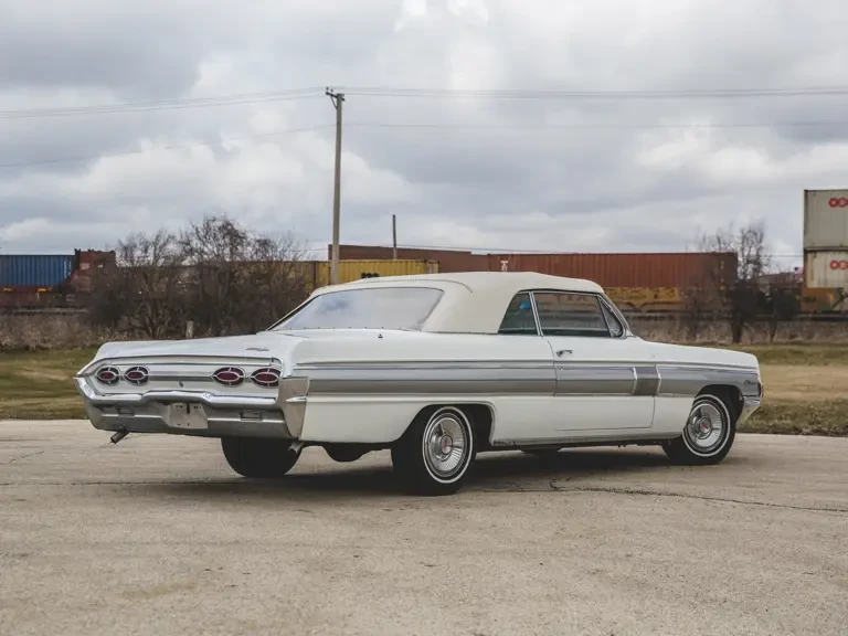 1962 Oldsmobile Starfire - Image 3 of 31