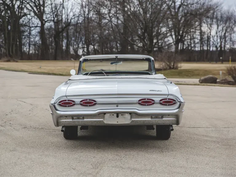 1962 Oldsmobile Starfire - Image 8 of 31