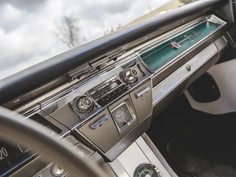 1962 Oldsmobile Starfire - Image 27 of 31
