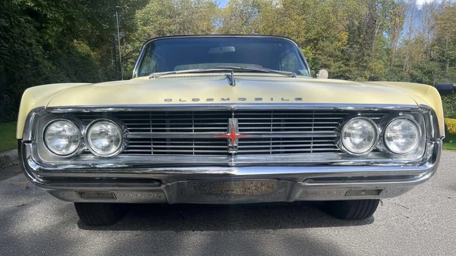 1962 Oldsmobile Starfire - Image 4 of 13