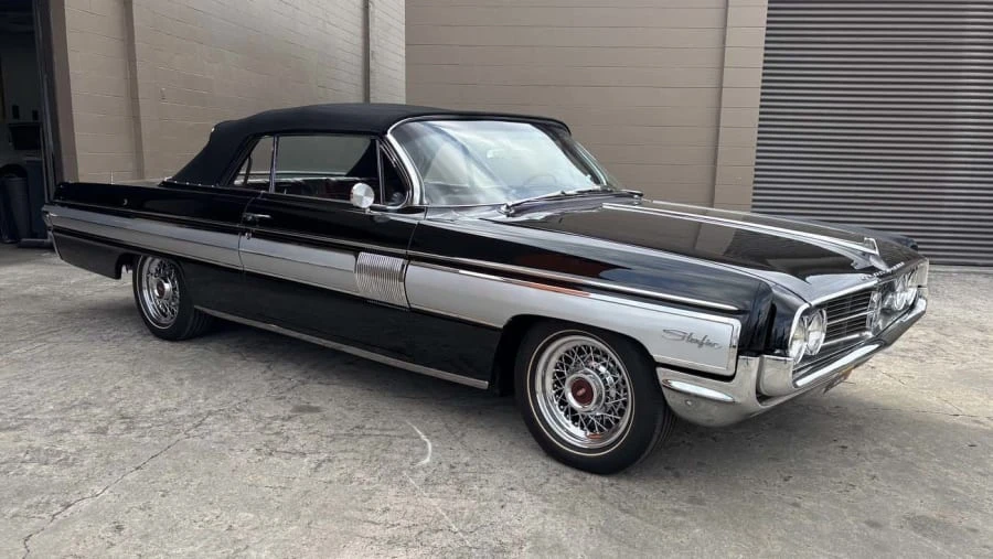 1962 Oldsmobile Starfire - Image 18 of 31