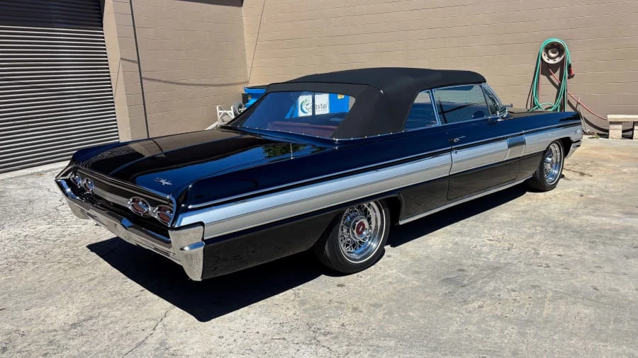 1962 Oldsmobile Starfire - Image 21 of 31