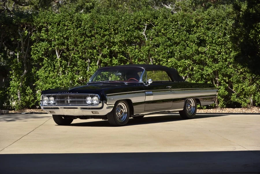 1962 Oldsmobile Starfire - Image 10 of 25